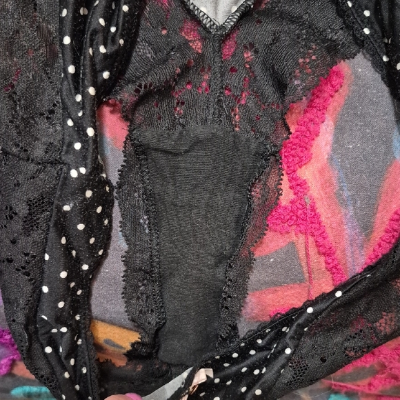 Victoria's Secret Black Polka Dot Lace Bra And 2 Panties Set - Picture 9 of 12